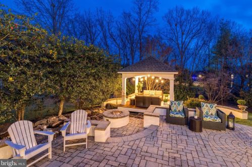 18506 Pelicans Nest Way, Leesburg VA  20176-3963 exterior