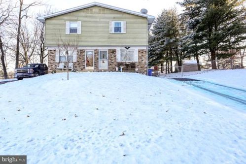 7921 Jefferson St, Hummelstown, PA 17036-9321