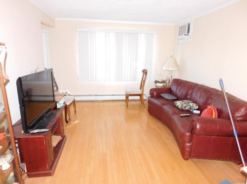 13 Barnstable Rd, East Rockaway NY  11518-2403 exterior