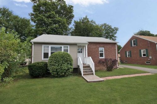 106 Wrentham St, Kingston, NY 12401-2118