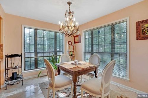 97 Suleski Ct, Mahwah NJ  07430-2961 exterior