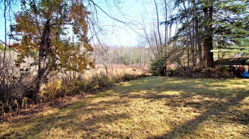 17 Shore Dr, Raymond, NH 03077-1311