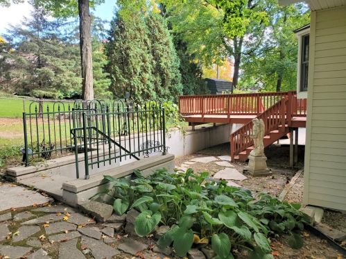 160 Maplewynde Rd, West Bend, WI 53095-5014