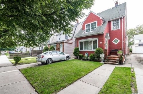 89-22 242nd St, Jamaica, NY 11426-1364
