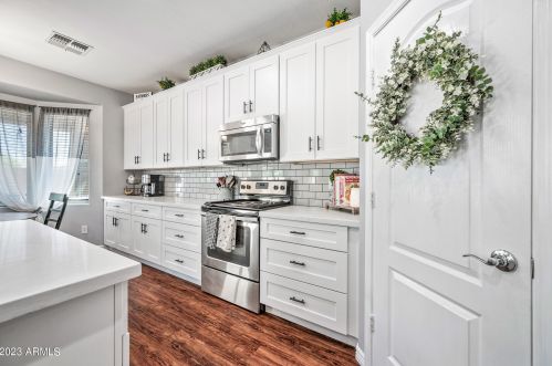 17623 Crocus Dr, Sun City AZ  85388-7747 exterior