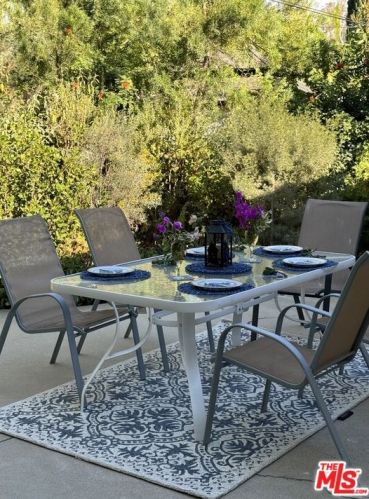 16821 Albers St, Van Nuys CA 91316-2603 exterior