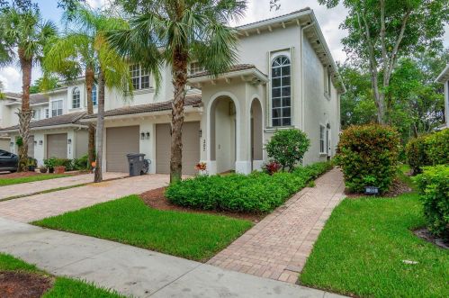 6421 Bella Cir, Boynton Beach, FL 33437-5562