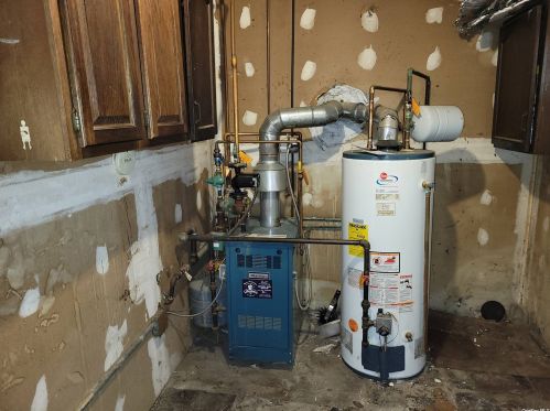 14 Nicoll Ave, Central Islip NY  11722-3135 exterior