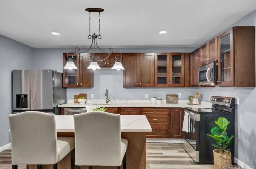 77 Chestnut St, Middletown CT  06457-3801 exterior