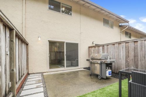 1069 Oddstad Blvd, Pacifica CA  94044-3858 exterior