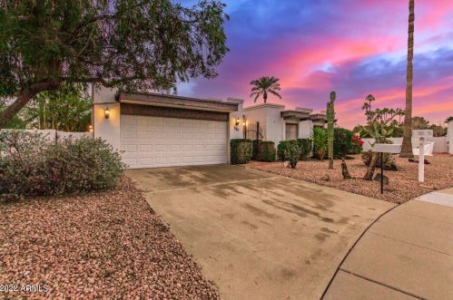 501 Calavar Rd, Phoenix, AZ 85022-4722