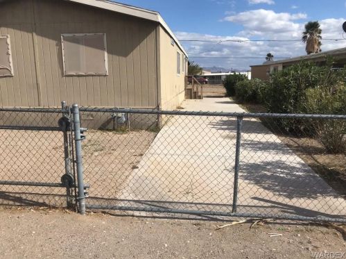 1886 Avalon Dr, Bullhead City, AZ 86442-4947