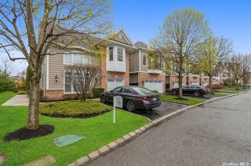 534 Pacing Way, Westbury, NY 11590-6708
