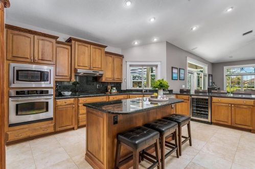 18604 Avenue Monaco, Lutz FL  33558-5316 exterior