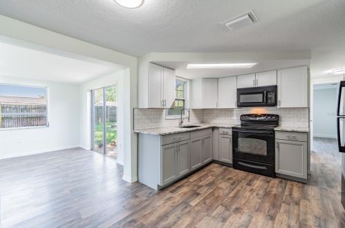 3427 Coldwell Dr, Tarpon Springs FL  34691-4836 exterior