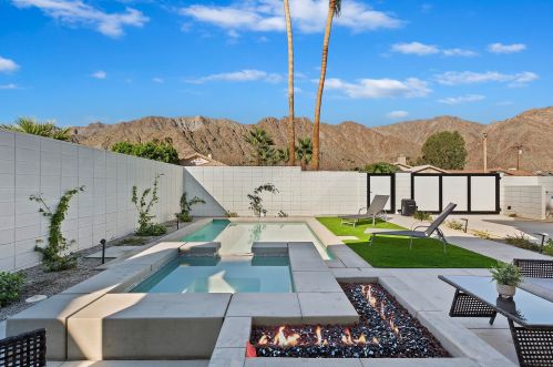 52152 Avenida Alvarado, La Quinta CA  92253-3229 exterior
