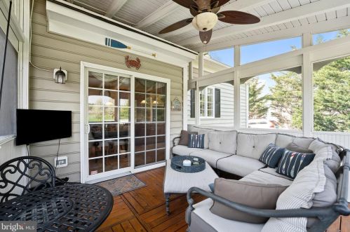 42306 Big Spg Ct, Leesburg VA 20176-6289 exterior