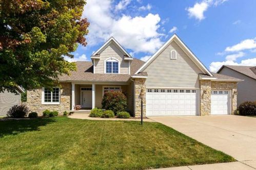 4931 Brittany Ct, Panarama Park, IA 52722-6972