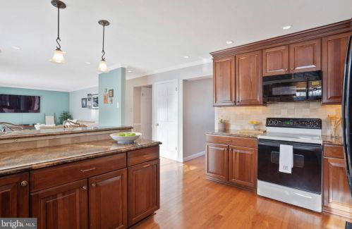 1162 Horseshoe Dr, Blue Bell PA  19422-1947 exterior