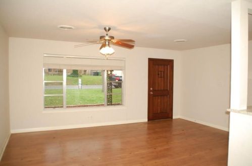 1133 Valley View Dr, Hurst TX  76053-4533 exterior