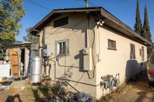 515 Crawford St, Bakersfield CA  93305-2607 exterior