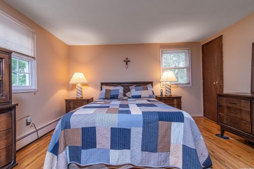 305 9th Ave, Elwood NY  11731-2127 exterior