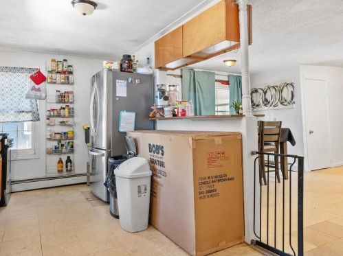376 Prairie Ave, Providence, RI 02905-2121