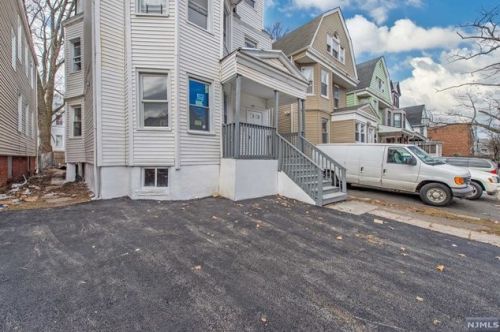 115 16th St, East Orange, NJ 07017-5212