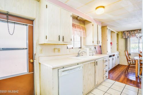 5533 Lazy S St, Tucson, AZ 85713-6306