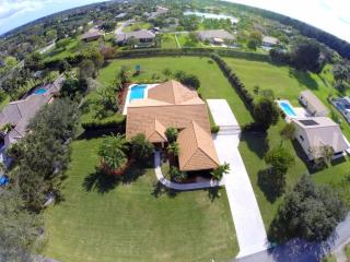 13090 16th Ct, Hollywood, FL