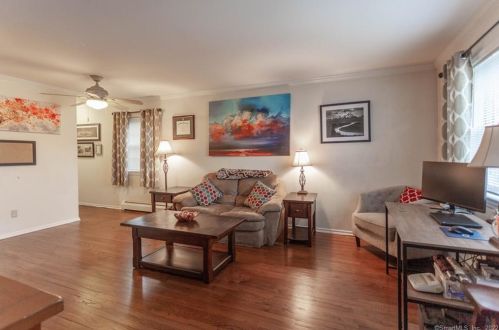 151 Courtland Ave, Stamford, CT 06902-3403