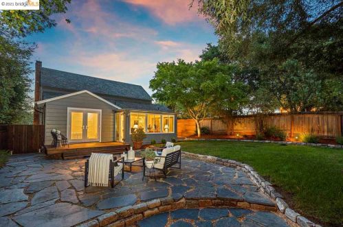 5828 Heron Dr, Oakland CA  94618-2628 exterior