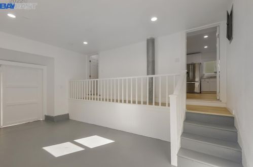 1802 88th Ave, Oakland CA  94621-1008 exterior