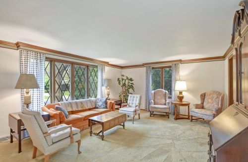 220 Rosemont Dr, Green Bay, WI 54301-2615