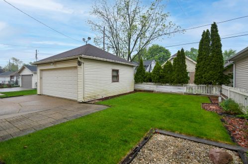 2141 59, Milwaukee WI 53219-1549 exterior