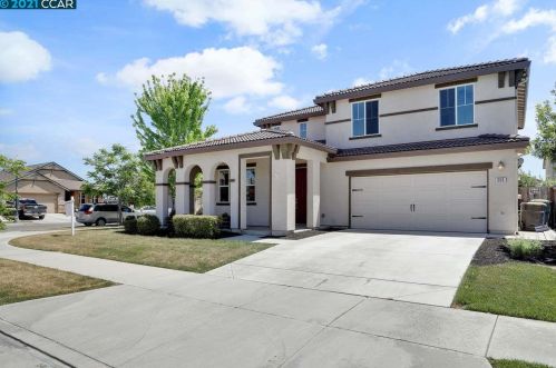 668 Landmark Pt, Lathrop, CA 95330-9397