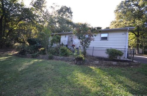 2771 Huntington Rd, Bridgeport, CT 06611-5443