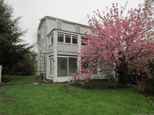 54 Moodus Rd, Moodus, CT 06469-1145