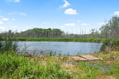 1930 River Bend Ct, Thiensville, WI 53092-2925
