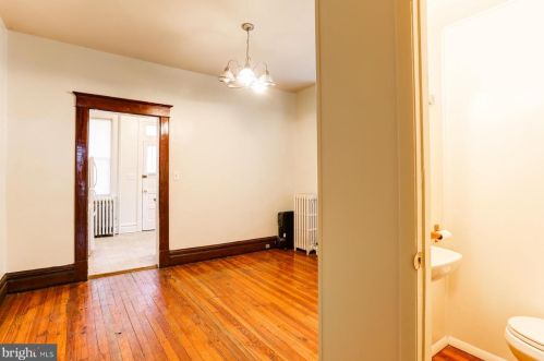 2346 Ellerslie St, Harrisburg PA 17104-2127 exterior