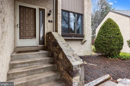 13 Golf Club Dr, Langhorne, PA 19047-2162