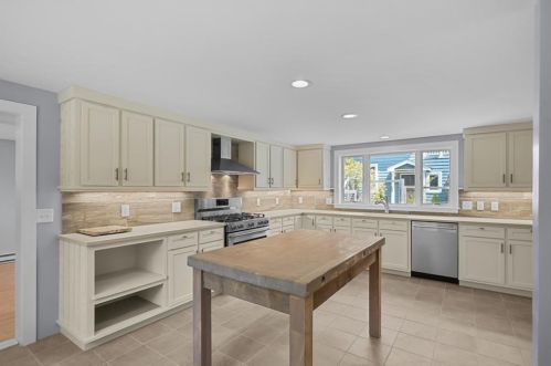 26 Pine Tree Rd, Coventry RI 02816-7001 exterior