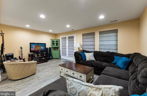 115 South Ave, Swedesboro NJ  08085-1693 exterior