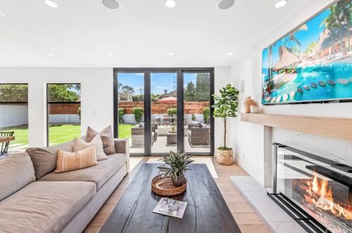 117 Harvard Ln, Seal Beach CA  90740-2508 exterior