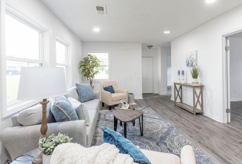 141 Mclene Ave, London OH  43140-1165 exterior