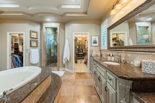 840 Fairway Dr, Bakersfield CA 93309-2416 exterior