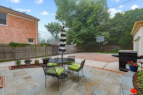 4749 Cramer St, Milwaukee WI 53211-1228 exterior