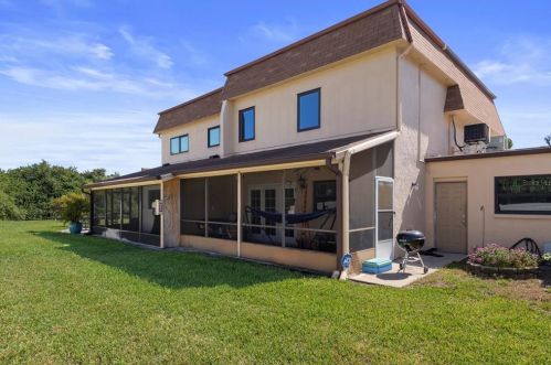 8474 17 Way, Saint Petersburg FL  33702-7235 exterior