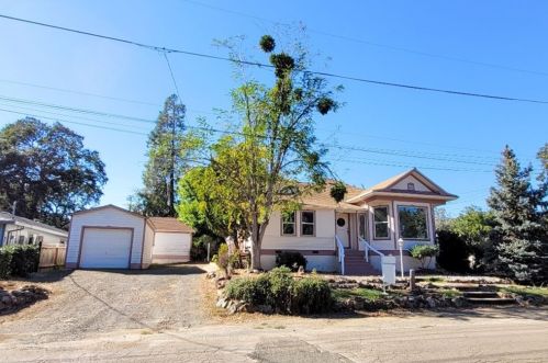 103 Tunis St, Lakeport, CA 95453-4605