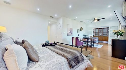 11264 Sunshine Ter, North Hollywood CA  91604-3124 exterior
